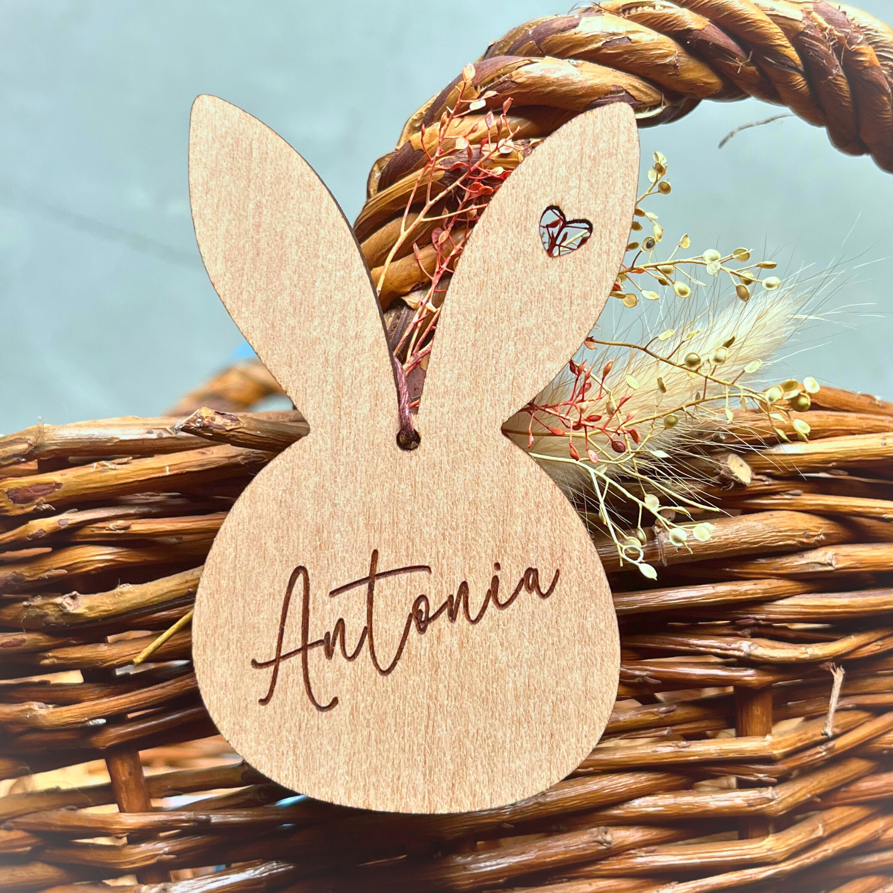 Osteranhänger Osterhase mit Herz | Personalisierbar mit Lasergravur